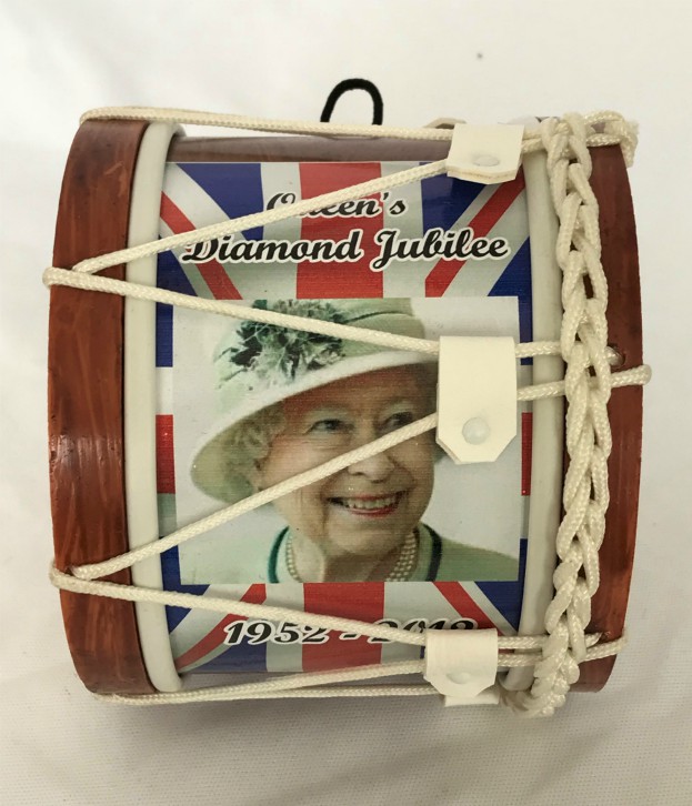 Lambeg Drum | Souvenir | Queen's Diamond Jubilee | 1952 - 2012 - Click Image to Close