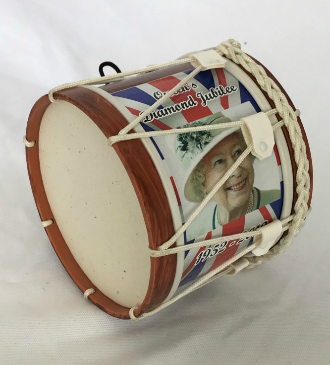 Lambeg Drum | Souvenir | Queen's Diamond Jubilee | 1952 - 2012 - Click Image to Close